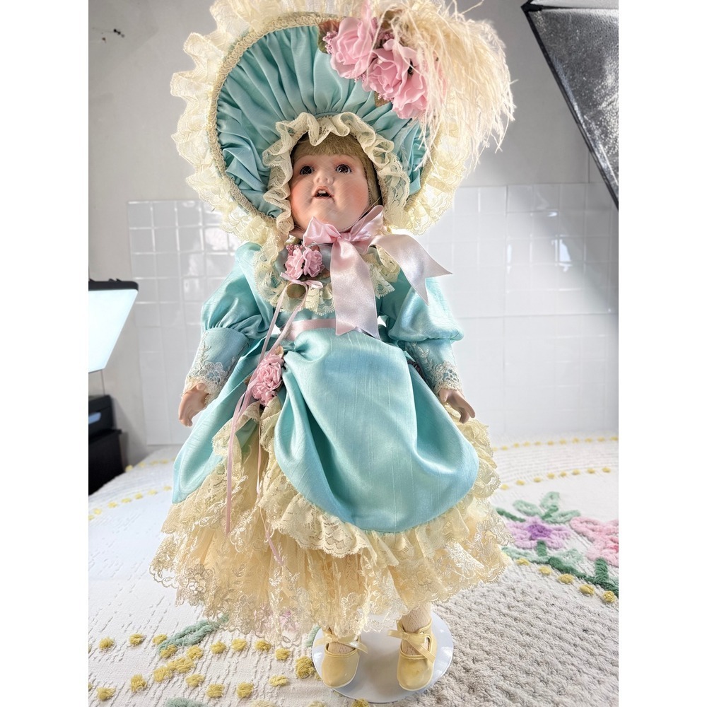 1995 Porcelain Doll Limited Edition 486/2000 Victorian Aqua‎ Blue 24"